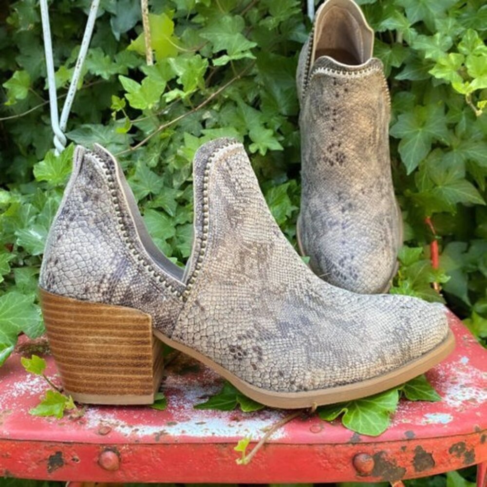 🆕 Very G Cream Marlene 2 Python Print Ankle Boots. 10. Like New!🔥